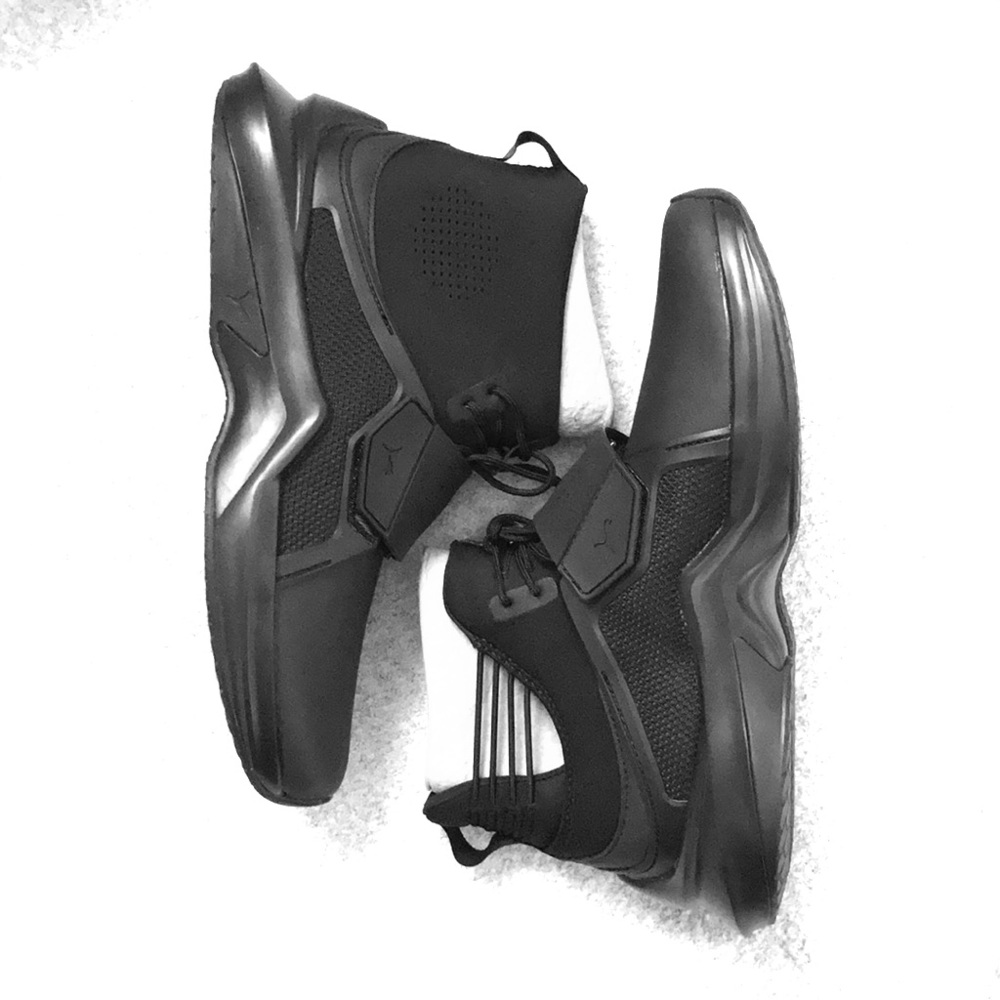 A basketball shoe